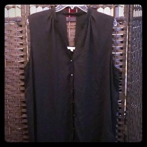 Black sleeveless tunic top